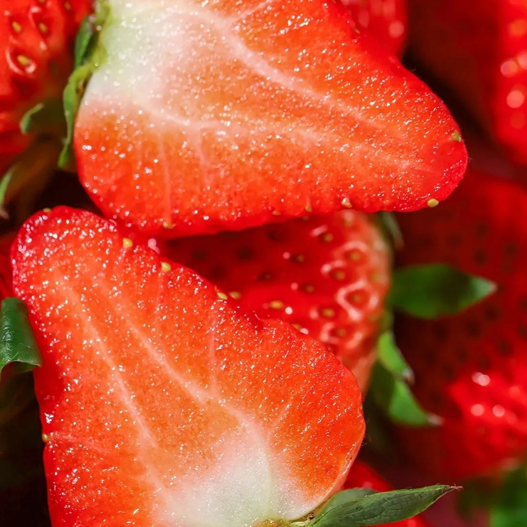 Cream Strawberry Seeds